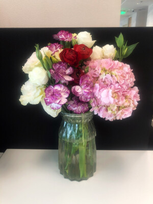 绣球+康乃馨+玫瑰+桔梗