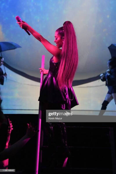 Ariana Grande a妹
Sweetener Tour