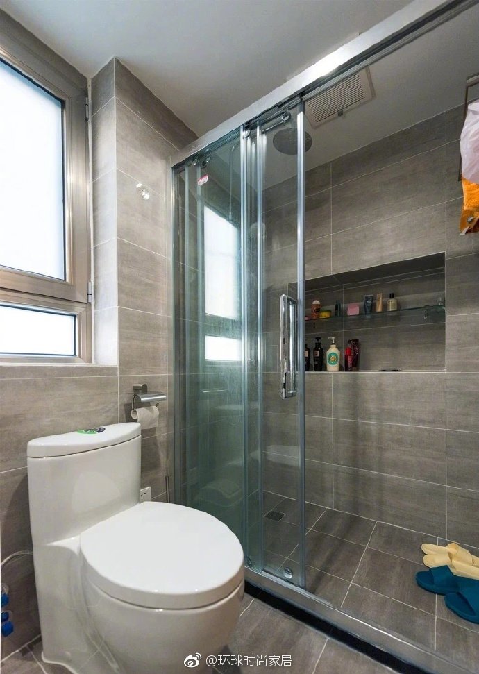 85㎡北欧日式两居室，玻璃隔断让视觉感翻倍