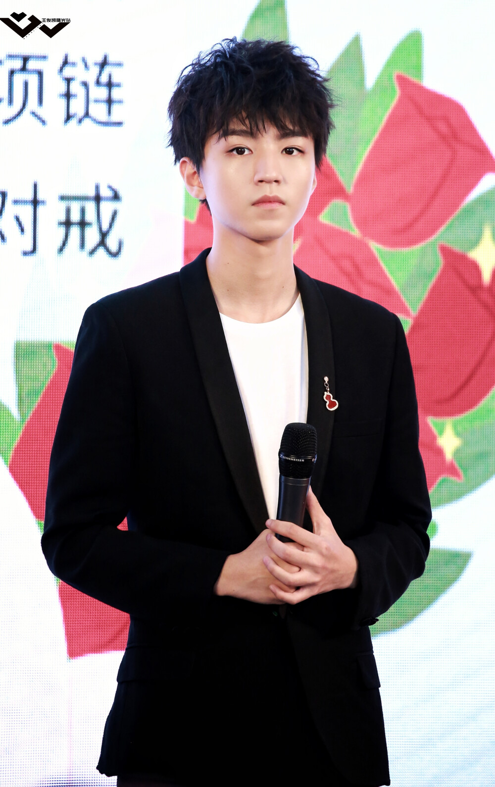 王俊凯×2019.02.11 roseonly天猫品牌发布会×cr：logo