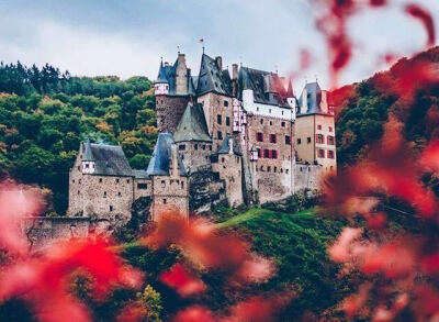 德国Eltz Castle，深山里的中世纪古堡