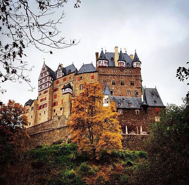 德国Eltz Castle，深山里的中世纪古堡