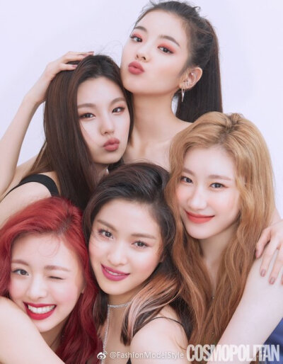 PeaceCeleb#itzy#Korea Style | ITZY X MAC X COSMO美妆画报