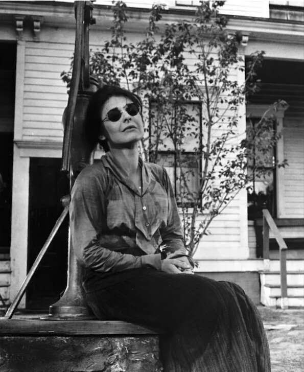 安妮班克罗夫特
Anne Bancroft 1931-2005年
《海伦凯勒》获得第35届奥斯卡最佳女主角及第16届英国学院奖最佳外国女演员