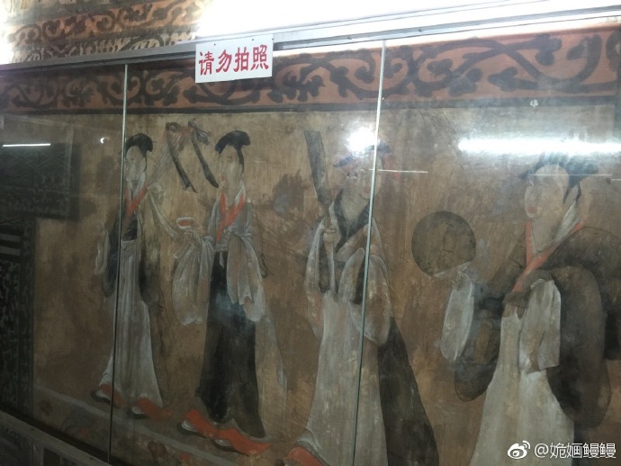 新密打虎亭汉墓，1800多年的东汉壁画还保留着原有的色彩！我在其它地方的墓室壁画中还没见过颜色这么漂亮的！ 2郑州·打虎亭汉墓 ​​​​