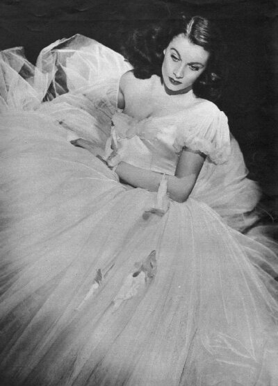 Vivien Leigh（费雯·丽），1940年《Waterloo Bridge》（魂断蓝桥）