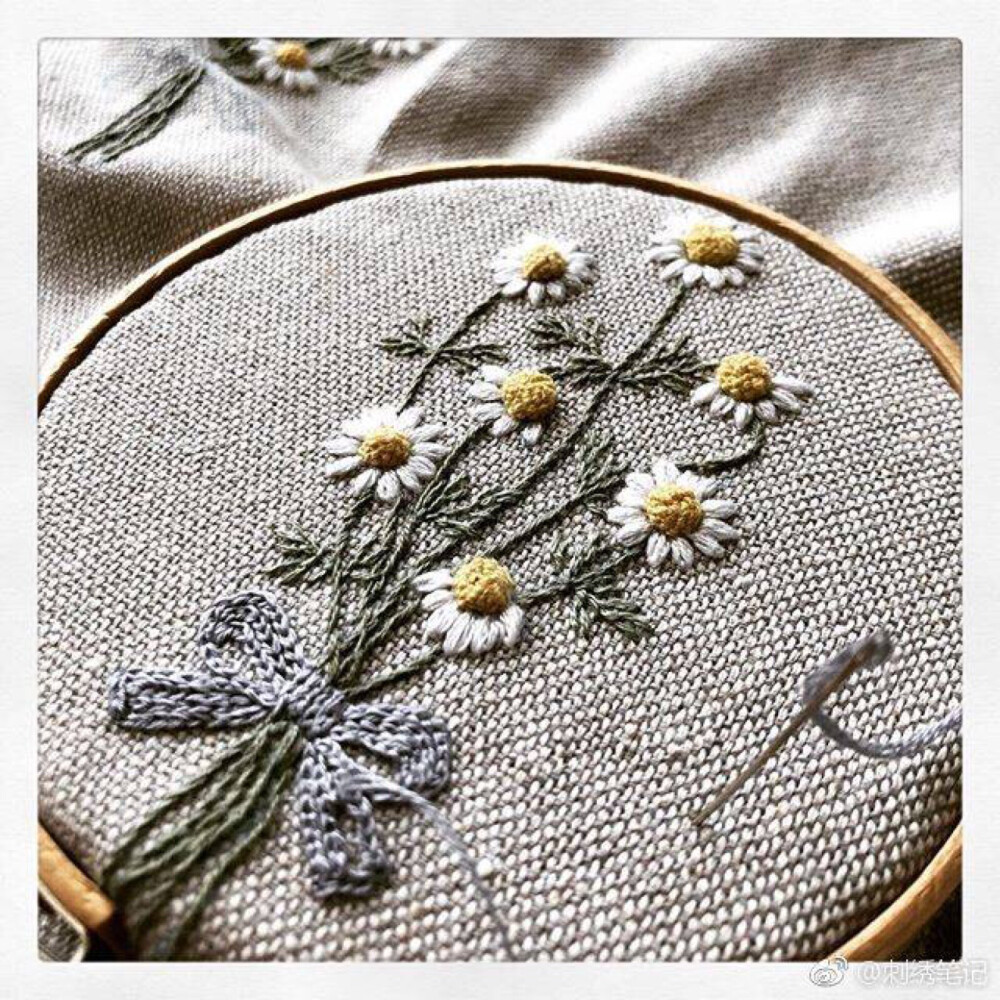 【美绣分享】把一朵花绣到极致，会收获一片花海。
美绣作品来自:nana_embroidery_works
ins id:nana_embroidery_works
#刺绣笔记[超话]##主题刺绣[超话]##刺绣植物墙# ???