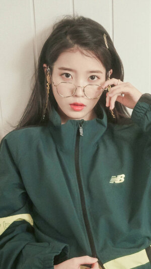 IU