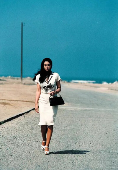 《西西里的美丽传说》女主角——玛莲娜 扮演者：莫妮卡·贝鲁奇（Monica Bellucci）