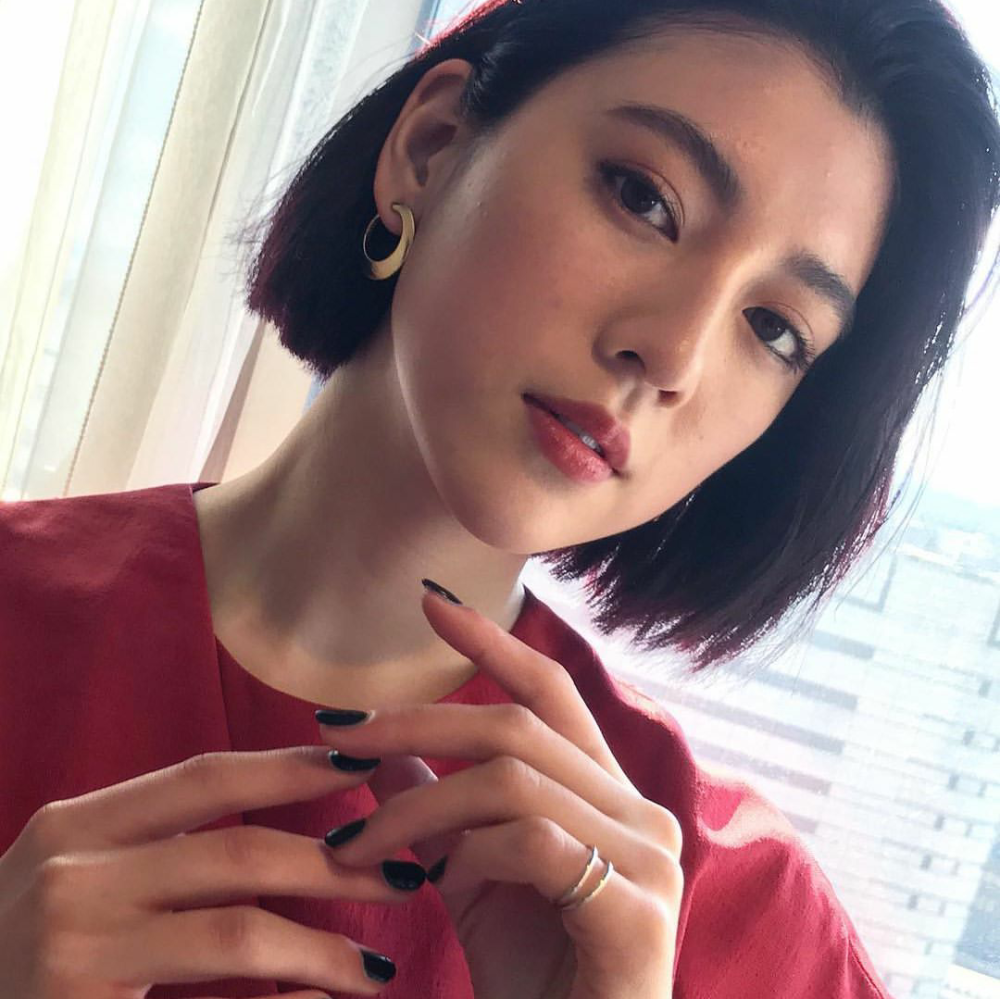 三吉彩花