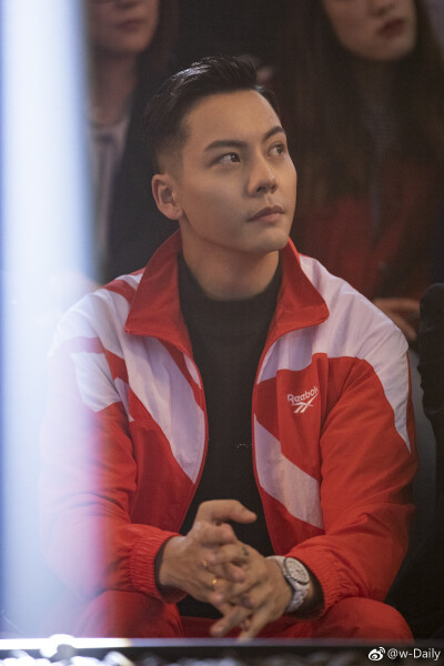 【陈伟霆 William Chan】190327 锐步2019秋冬上海时装周开幕秀 锐步Reebok亚太区品牌代言人 1600 x 2400 px (图源: 微博 @w-Daily weibo.com/6269525799/HmUpEkAxv)