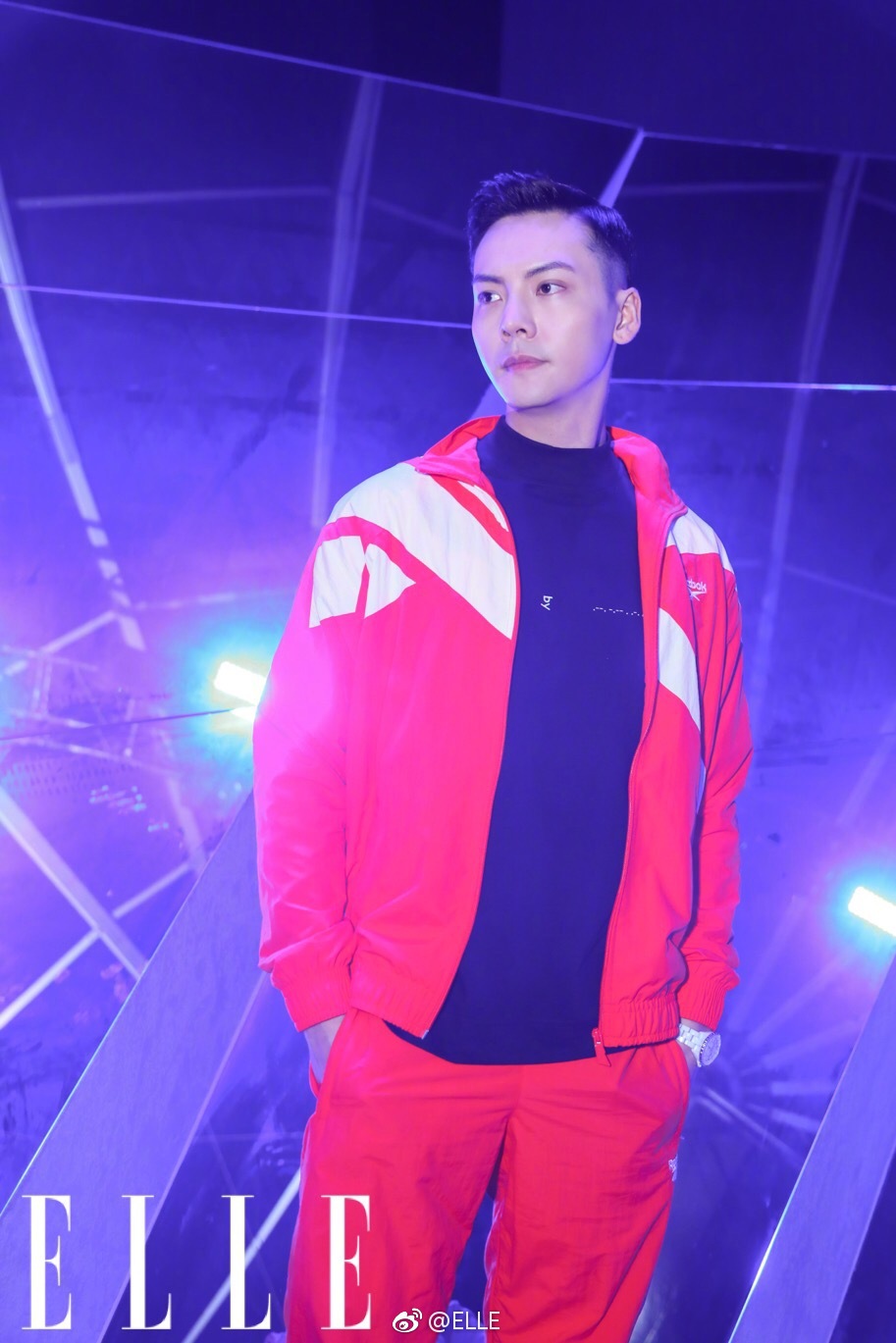 【陈伟霆 William Chan】190327 锐步2019秋冬上海时装周开幕秀 锐步Reebok亚太区品牌代言人 913 x 1369 px (图源: 微博 @ELLE weibo.com/1273610165/HmYU6qc2Y)