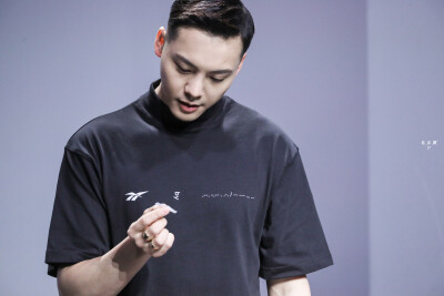 【陈伟霆 William Chan】190327 锐步2019秋冬上海时装周开幕秀 锐步Reebok亚太区品牌代言人 5000 x 3333 px (图源: 微博 @北正路2號 weibo.com/6367740269/HmUmR8mbc)