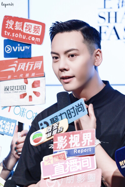 【陈伟霆 William Chan】190327 锐步2019秋冬上海时装周开幕秀 锐步Reebok亚太区品牌代言人 2303 x 3456 px (图源: 微博 @天兔_Leporis陈伟霆图博 weibo.com/3749568271/HmYGf6efb)