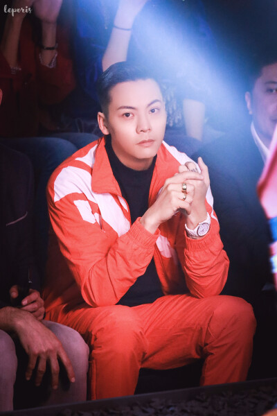 【陈伟霆 William Chan】190327 锐步2019秋冬上海时装周开幕秀 锐步Reebok亚太区品牌代言人 2731 x 4096 px (图源: 微博 @天兔_Leporis陈伟霆图博 weibo.com/3749568271/HmYGf6efb)