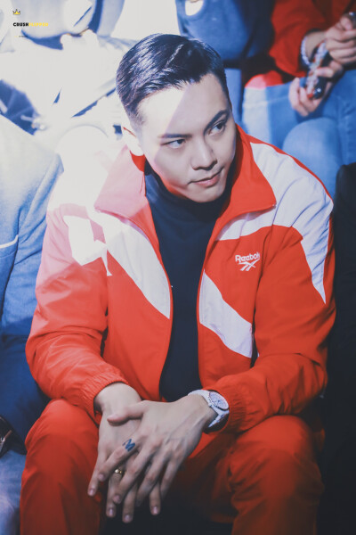 【陈伟霆 William Chan】190327 锐步2019秋冬上海时装周开幕秀 锐步Reebok亚太区品牌代言人 2400 x 3600 px (图源: 微博 @CrushFlipped丨WilliamChan weibo.com/6181976332/HmTAT1Ltj)