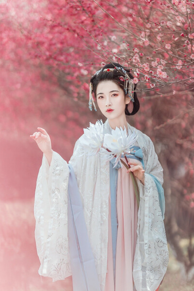 【古风写真】 #胭脂笑# 摄影：阳梅儿