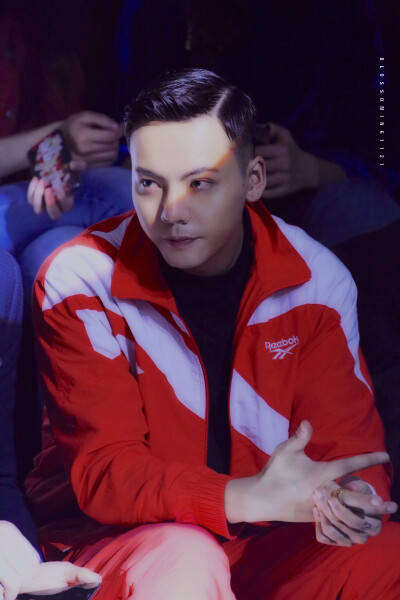 【陈伟霆 William Chan】190327 锐步2019秋冬上海时装周开幕秀 锐步Reebok亚太区品牌代言人 2688 x 4032 px (图源: 微博 @BLOSSOMING1121 weibo.com/6671223452/HnaXNv34s)