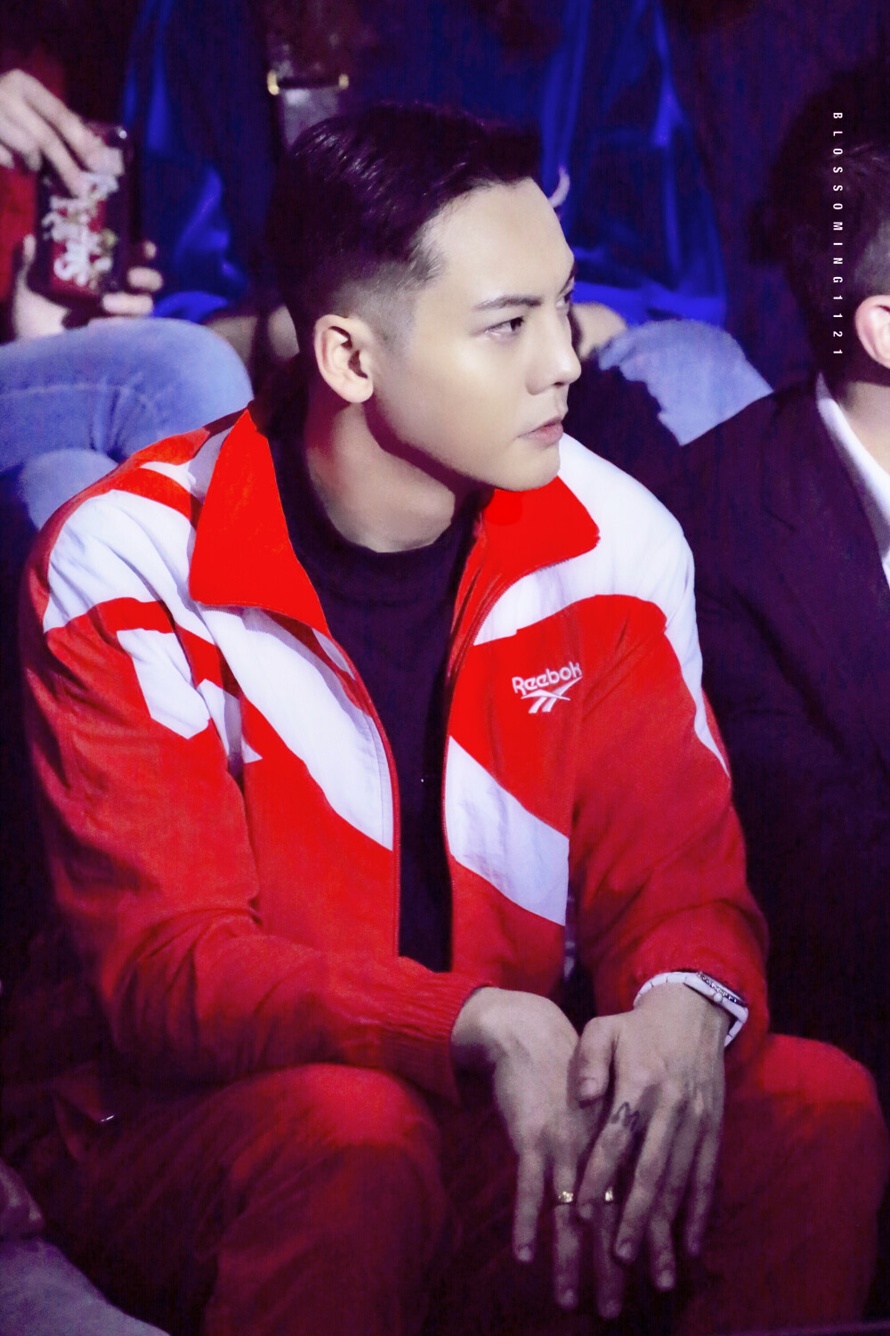 【陈伟霆 William Chan】190327 锐步2019秋冬上海时装周开幕秀 锐步Reebok亚太区品牌代言人 2467 x 3700 px (图源: 微博 @BLOSSOMING1121 weibo.com/6671223452/HnaXNv34s)