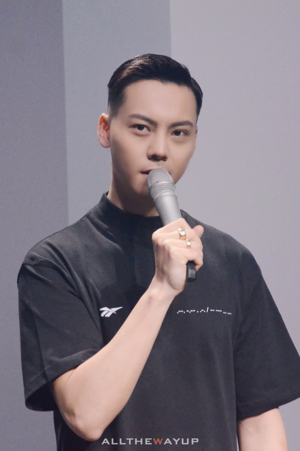 【陈伟霆 William Chan】190327 锐步2019秋冬上海时装周开幕秀 锐步Reebok亚太区品牌代言人 1814 x px (2722图源: 微博 @ALLTHEWAYUP·W weibo.com/6542159223/Hns1QpJyy)