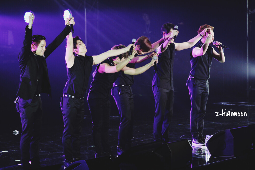 手拉手，我们一起走