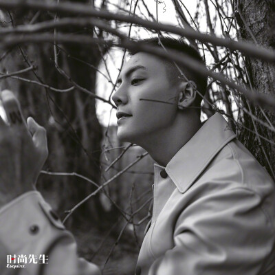 【陈伟霆 William Chan】 时尚先生Esquire 杂志 2019年4月 2000 x 2000 px (图源：微博@霍汶希Mani weibo.com/1711759320/HnNgS6kN7)