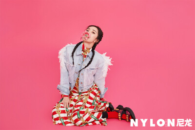 2019《NYLON_CHINA》四月刊封面：杨幂（杨老师画画班开课啦o.O）