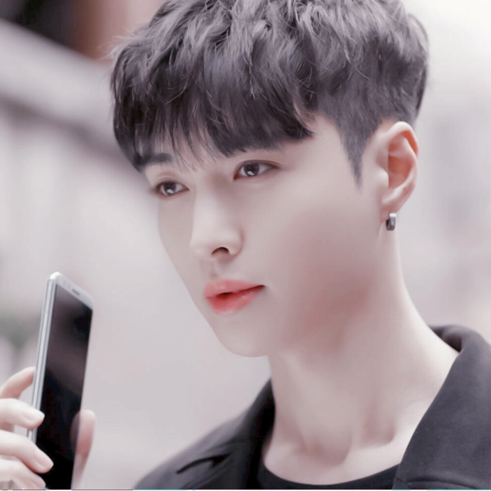 张艺兴/庄睿头像.二转注明dt兮涵