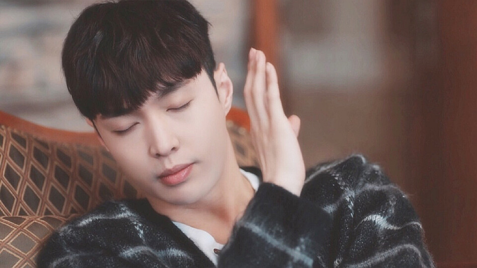 张艺兴x橙光Wiki自截自调自改背景图 禁一切 支持一次性留名 右键矜持别手贱 堆糖可能压缩尺寸抱歉 建议游戏过审后使用（原图：微博：IMMACULACYIXING）