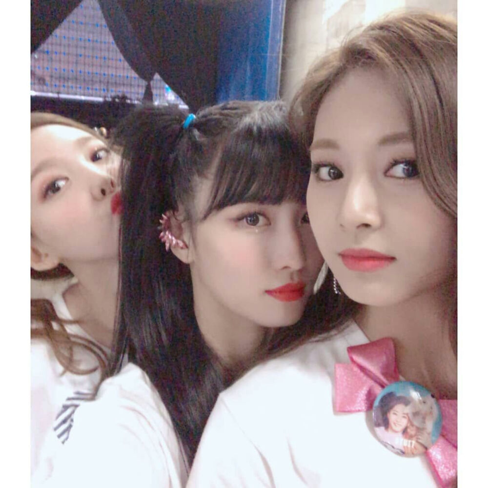 TWICE林娜琏平井桃MOMO周子瑜