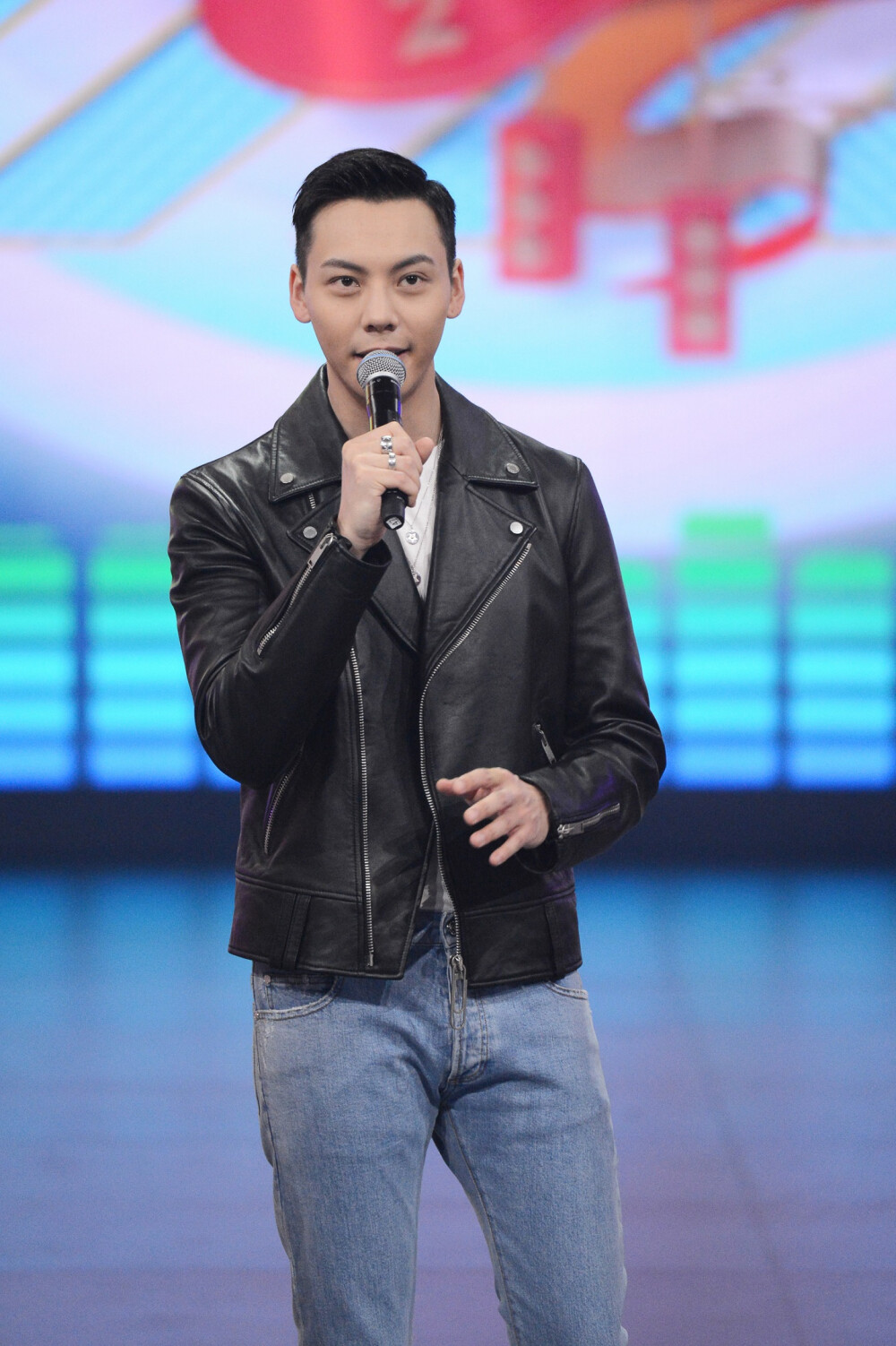 【陈伟霆 William Chan】王牌对王牌 EP190405 1438 x 2160 px (图源: www.sohu.com/a/306504341_597015)