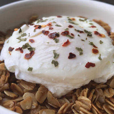 ALL DAY BREAKFAST Oatmeal Poached Egg with Toasted Rolled Oats