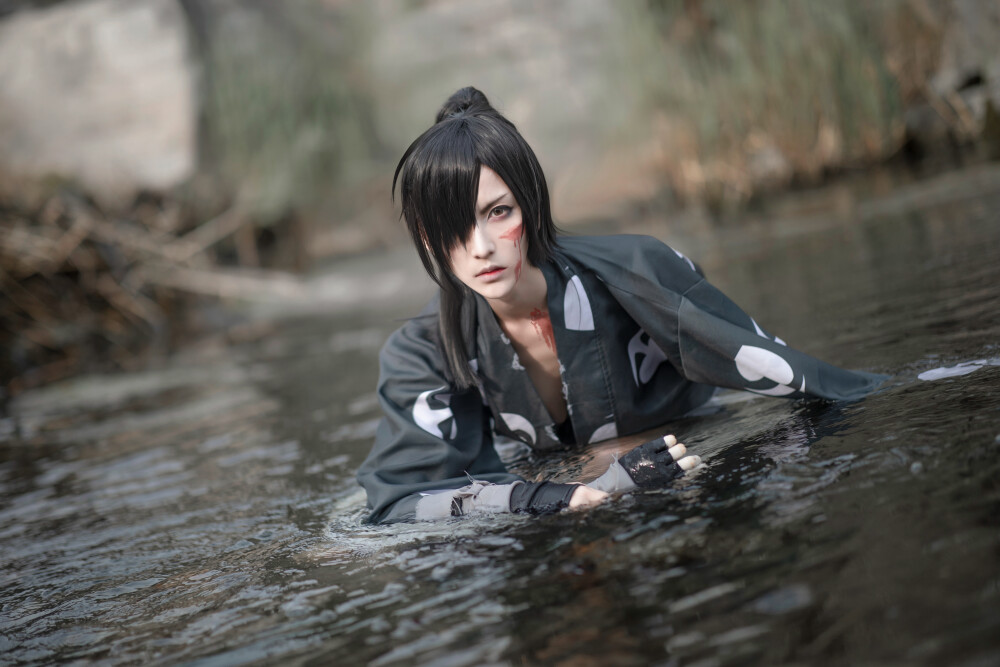 #多罗罗# #百鬼丸cos# #cos# #cosplay# 百鬼丸 百鬼丸cos
百鬼丸cn：胤玖重
摄影：@沉寍NING 后勤：@蝶die不羞 