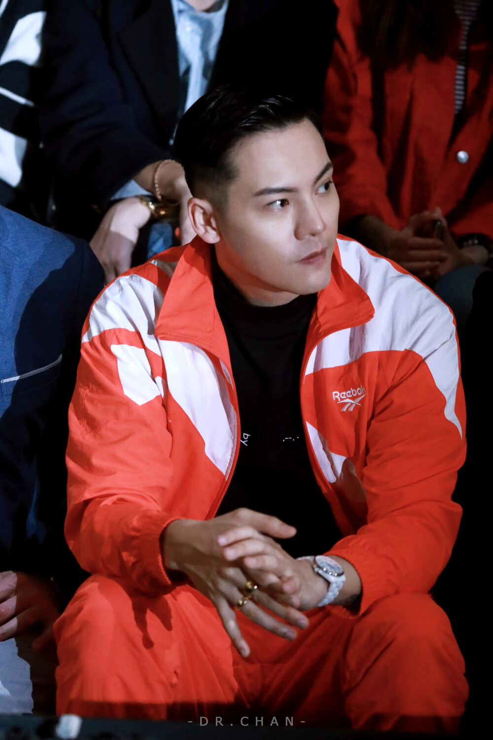 陈医生黄绿红【陈伟霆 William Chan】190327 锐步2019秋冬上海时装周开幕秀 锐步Reebok亚太区品牌代言人 3490 x 5235 px (图源: 微博 @陈医生黄绿红 weibo.com/5668620910/HoXeVsl2i)