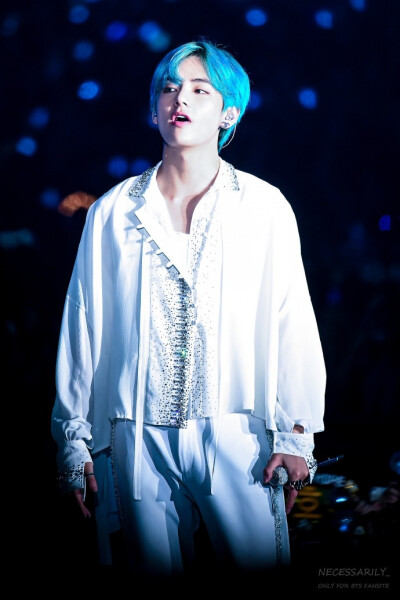 #金泰亨紫爱你#⛱️#金泰亨民推之光#【190321】BTS LOVE YOURSELF WORLD TOUR In HONG KONG Day2 饭拍高清 2P cr.aspire_for_BTS (禁二改商用.转载请注明原出处)第一批常规特典set定金【OBaidu金泰亨吧】唯一全网最…