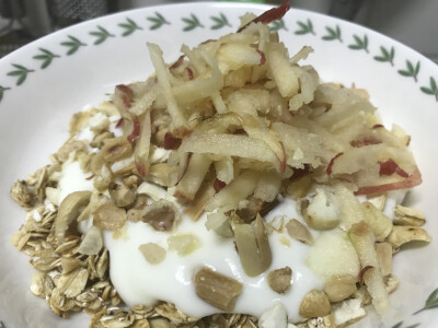 ALL DAY BREAKFAST Oatmeal Grated Apple Mixed Nuts with Yoghurt