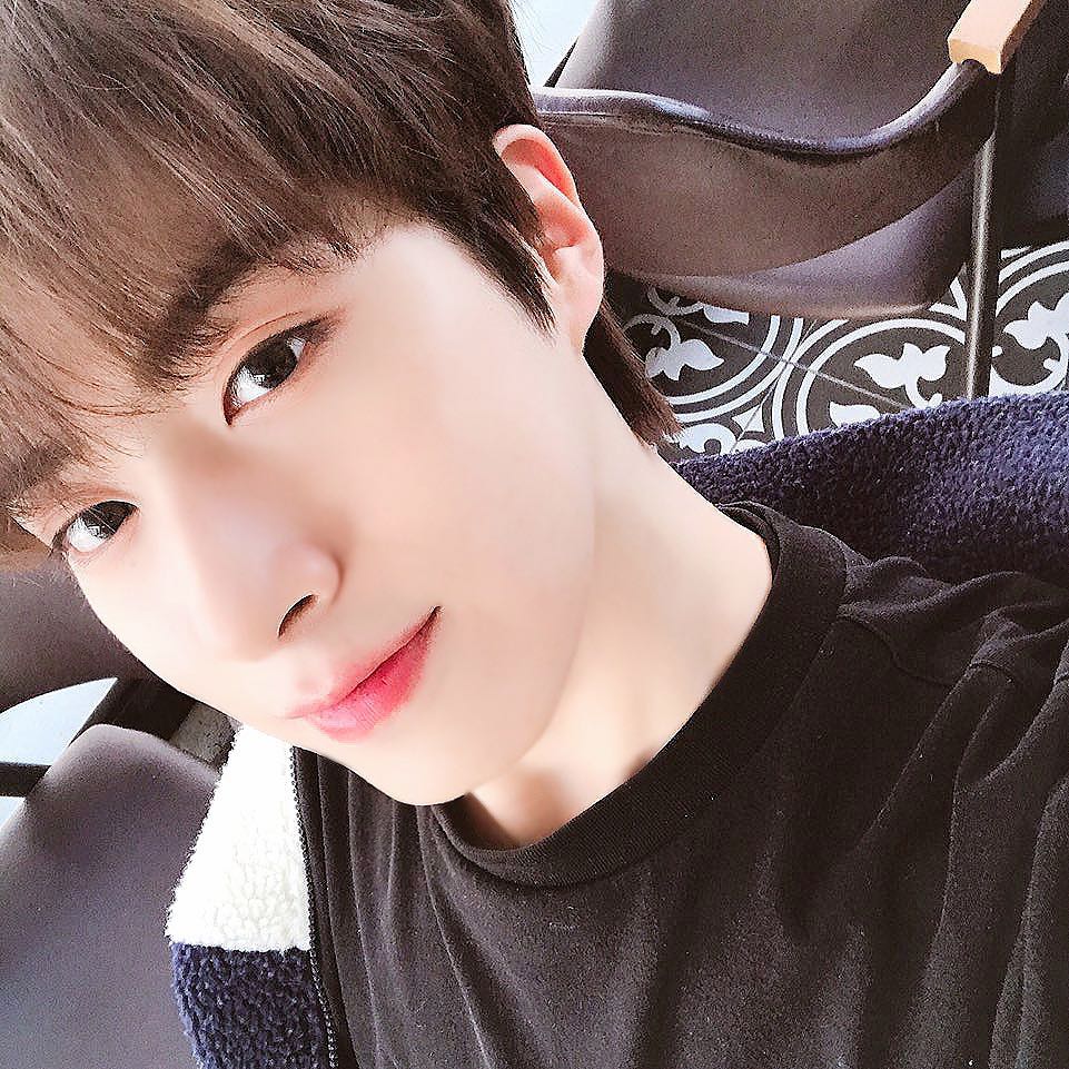 ONEUS 孙东柱/XION
cr.official_oneus