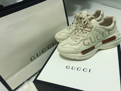 Gucci 老爹鞋 卫衣