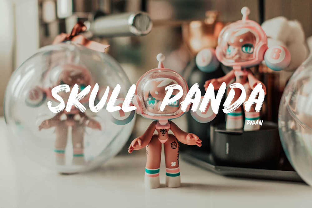 SKULL PANDA 潮玩 2019限量44体 带编号（初版黑皮） 国内设计师熊喵的作品