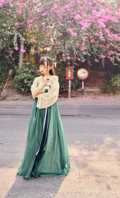 十三余小豆蔻儿
诗经爱情系列
子衿