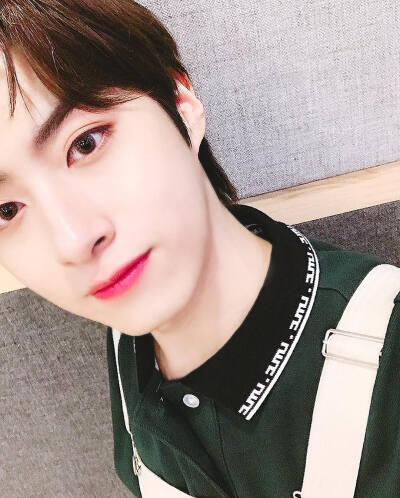 ONEUS 孙东柱/XION
cr.official_oneus