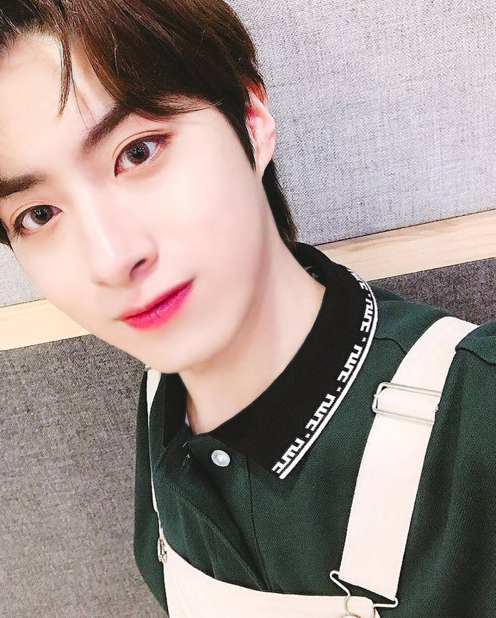 ONEUS 孙东柱/XION
cr.official_oneus