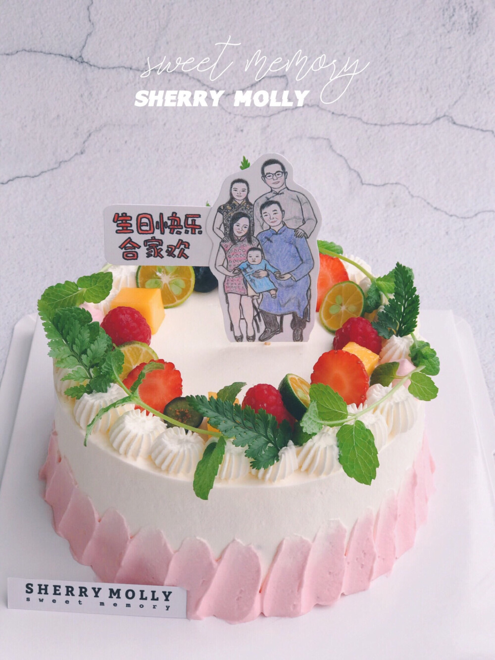 #SHERRY Molly家の下午茶#—『红丝绒cake』老客人订的cake～给女生哒 这款自然风格粉cake特别适合呢 配着全家福的小插牌 看着特别隆重耶