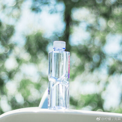 #摄影#
_路上，
怀念的是曾经。
摄影：@一白山