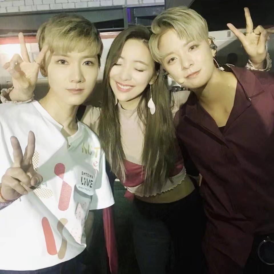 李永钦 & 朴善怜 & Amber（刘逸云）