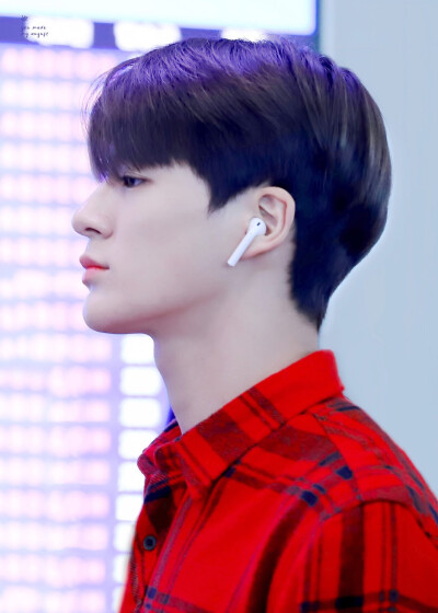 NCT 李帝努 Jeno