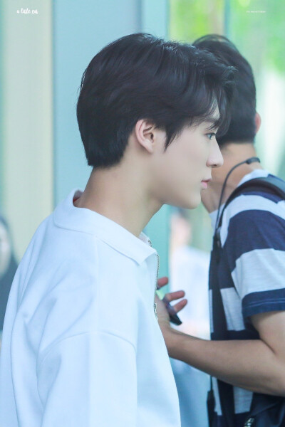 NCT 李帝努 Jeno