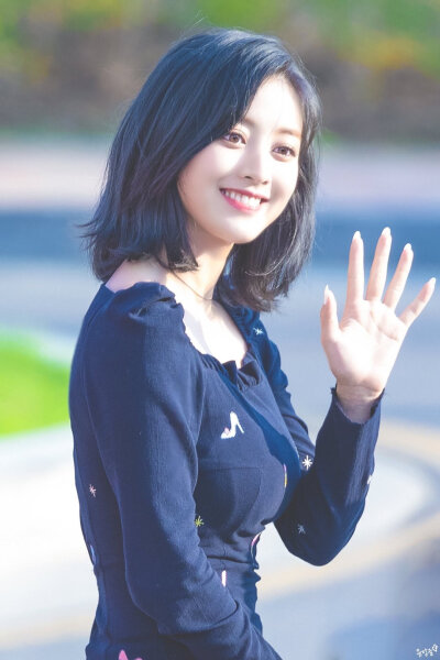 朴志效 Jihyo
TWICE成员