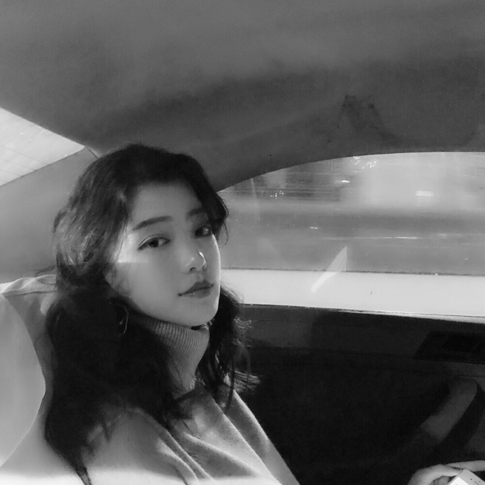 野洵 黑白女头
喜收藏 禁二传。