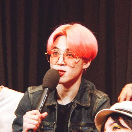 防弹少年团朴智旻美女眼镜